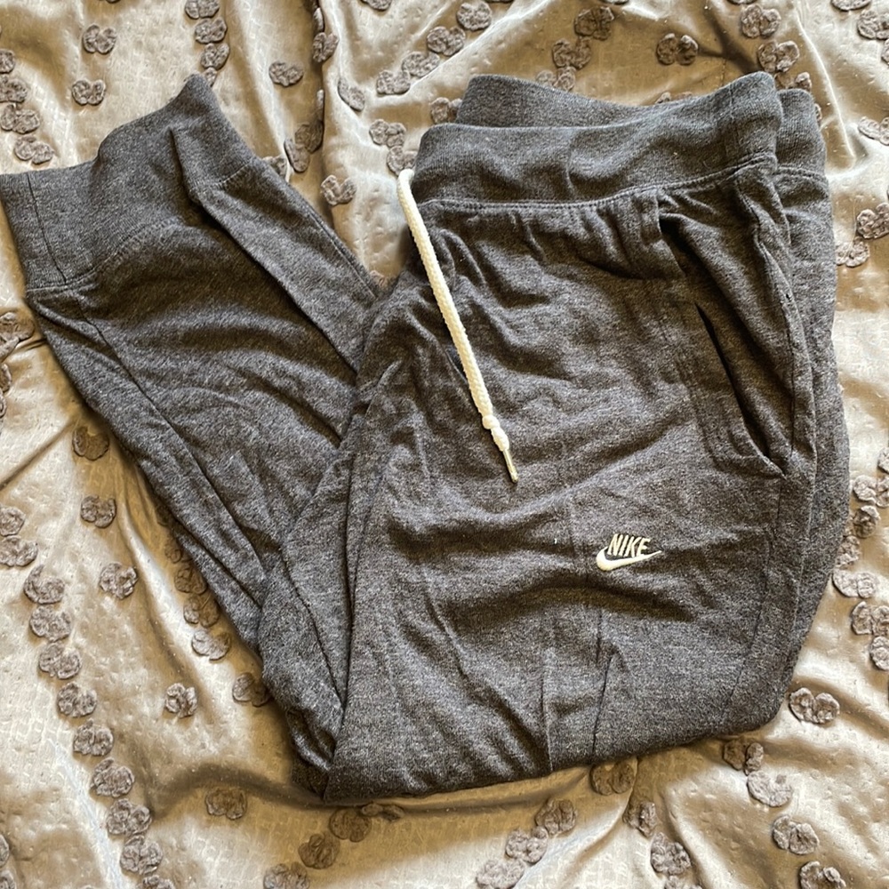 Nike capris. Medium.